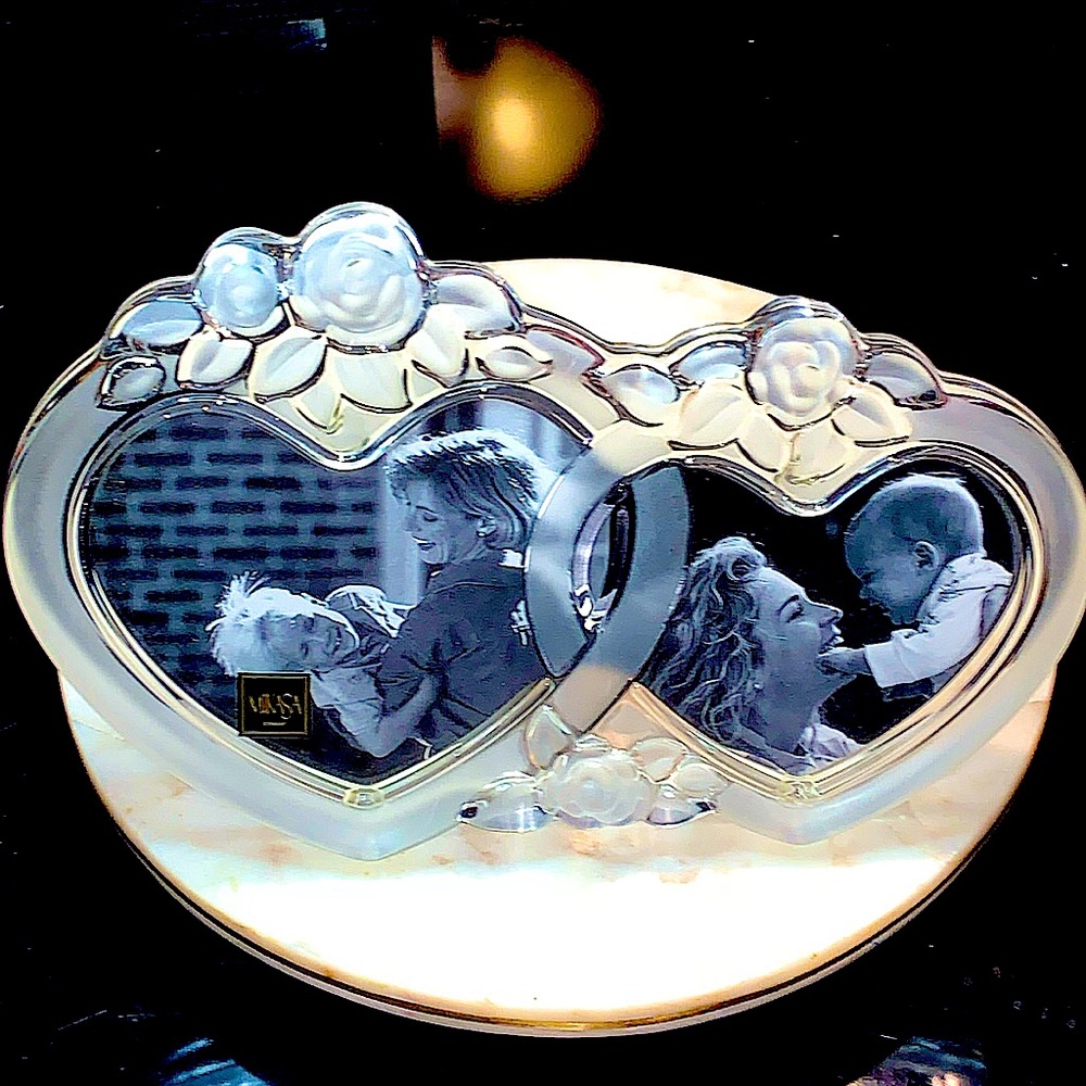 MIKASA ROSEMONT DOUBLE HEART FRAME 11 INCH MADE IN GERMANY FROSTED ROSES